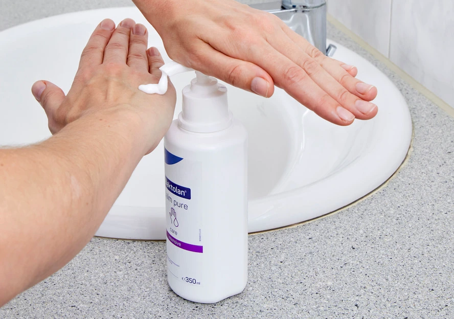 Baktolan® lotion pure von Paul Hartmann Wie wende ich Baktolan Lotion Pure an?