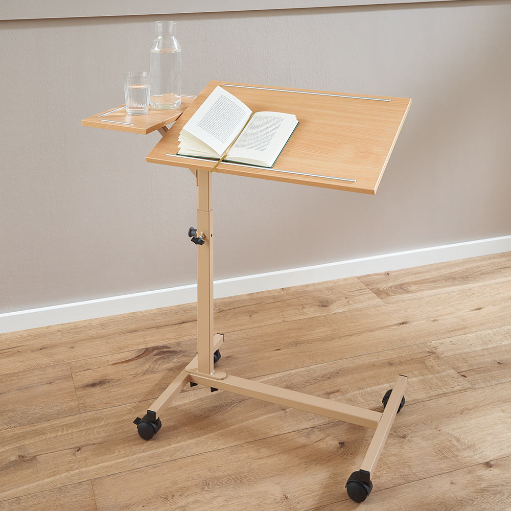 Bett- und Beistelltisch Duo für Pflegebett in Anwendung