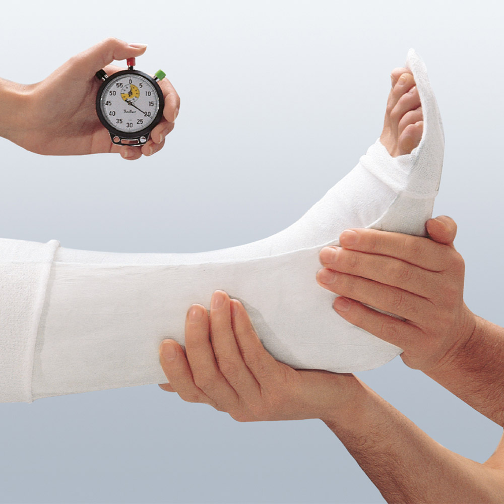 BSN Medical - Essity Biplatrix - Schnellgipsbinde Schnellgipsbinde in der Anwendung